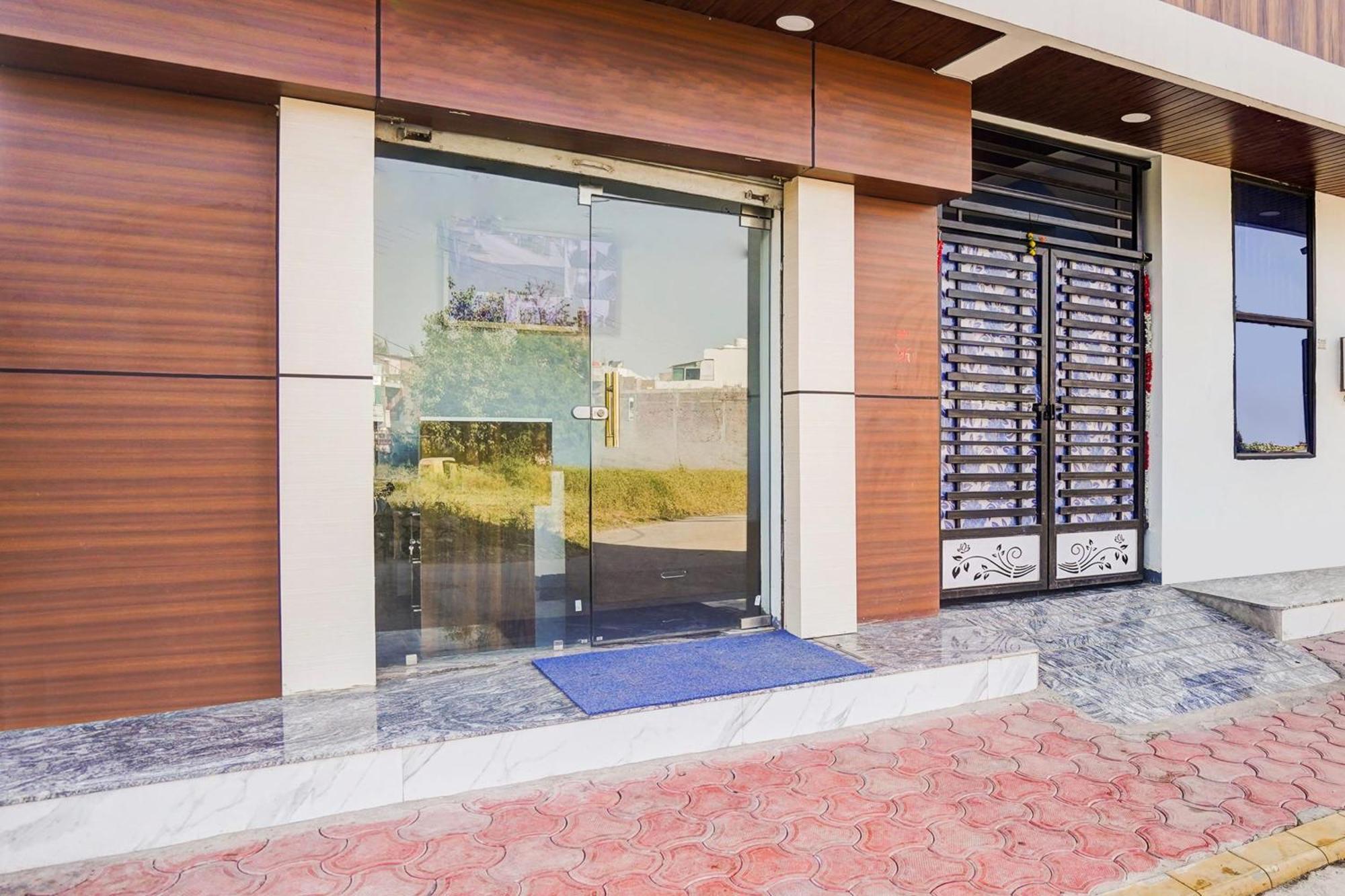 Super Hotel O Brilliant Convention Centre Formerly Madhur Shree Indore Exterior foto
